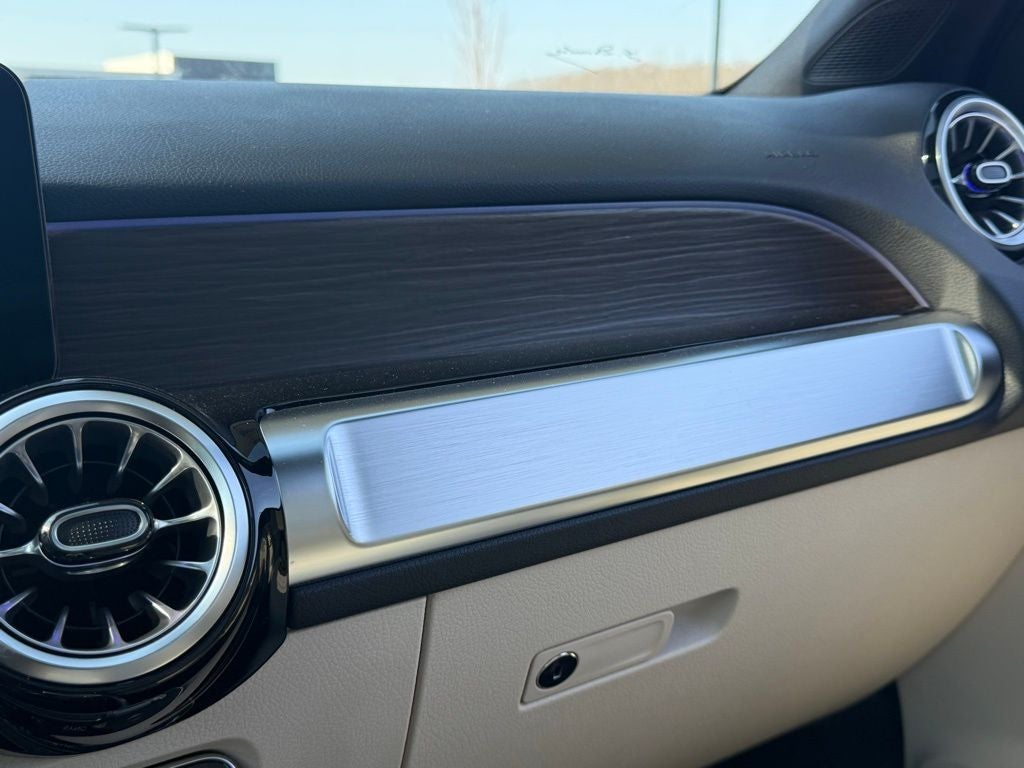 2026 Mercedes-Benz GLB 250 4MATIC®