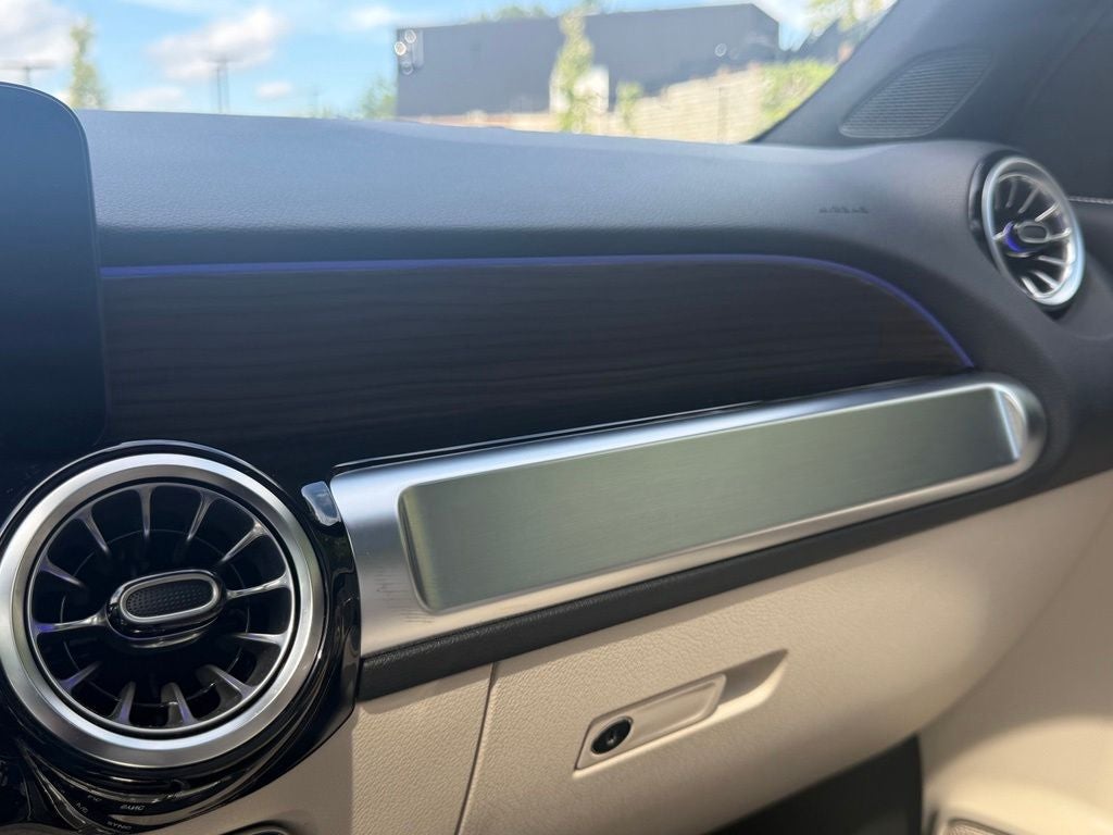 2026 Mercedes-Benz GLB 250 4MATIC®