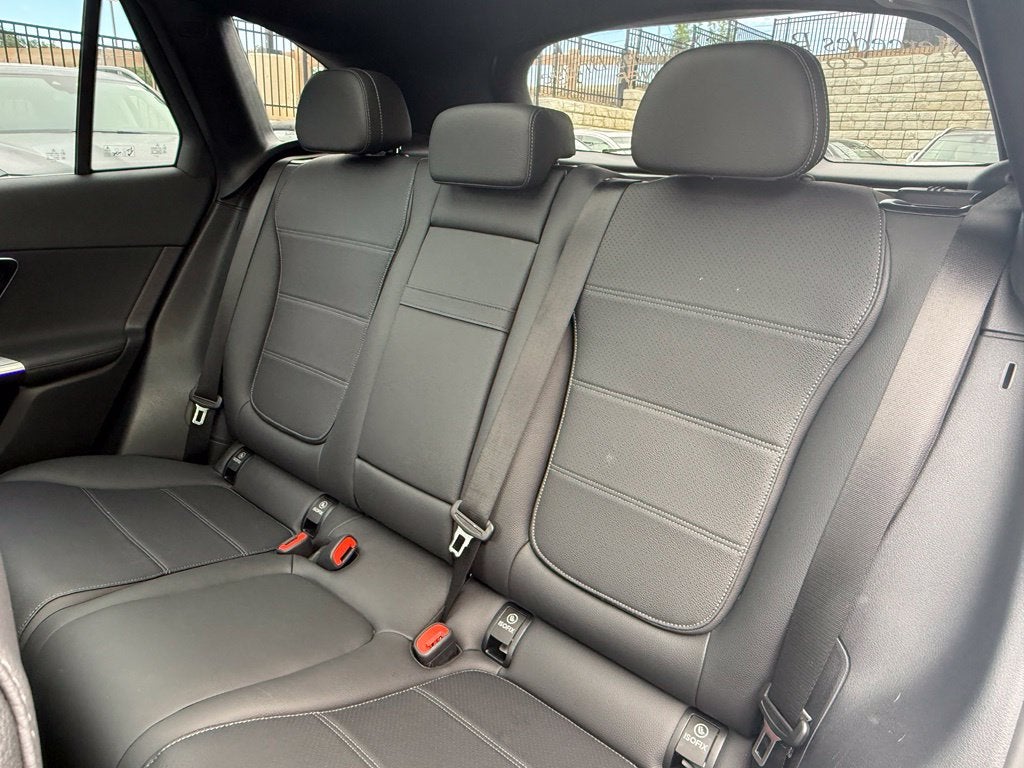 2026 Mercedes-Benz GLC 300 4MATIC® 4MATIC®